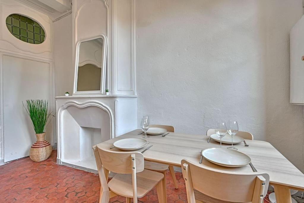 Les Brunes - Wi-fi - Centre - Proche Theatres Apartment *