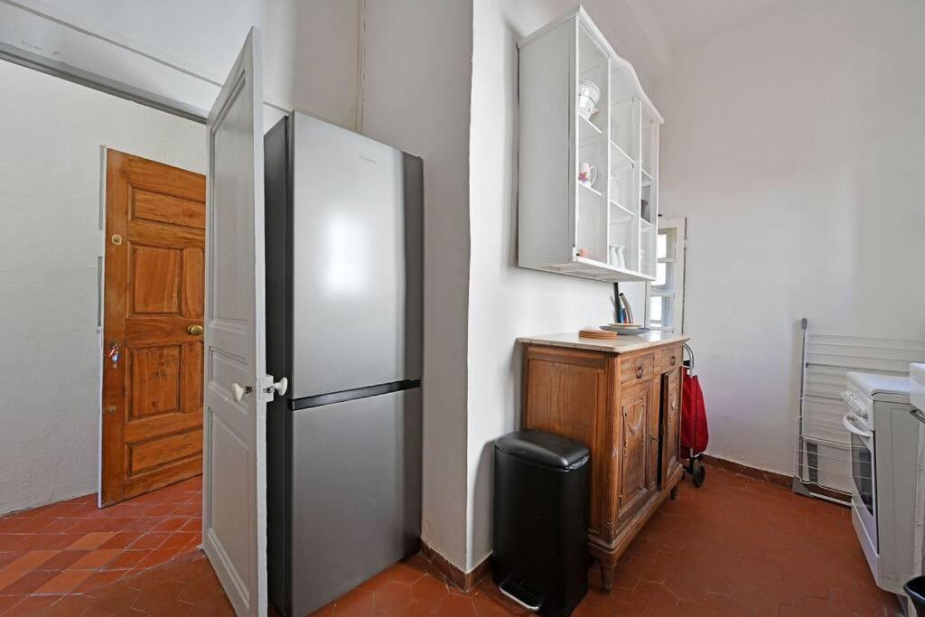 Les Brunes - Wi-fi - Centre - Proche Theatres Apartment *